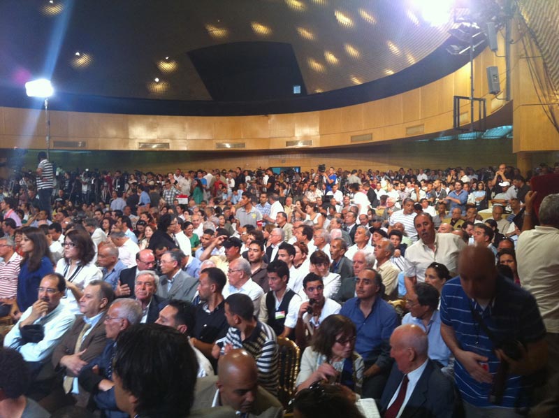 Présence massive au Palais des congrès en soutien à l'Initiative de Béji Caïd Essebsi