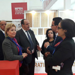le chef du gouvernement du Maroc visite le pavillon de la Tunisie au Salon international du bâtiment (SIB ) à Casablanca