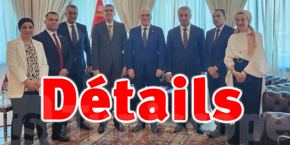 Le ministre des Affaires étrangères rencontre les membres de l'ambassade à Abu Dhabi