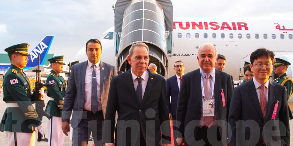 عاجل :  رئيس الحكومة أحمد الحشاني يصل الى مطار سيول الدولي