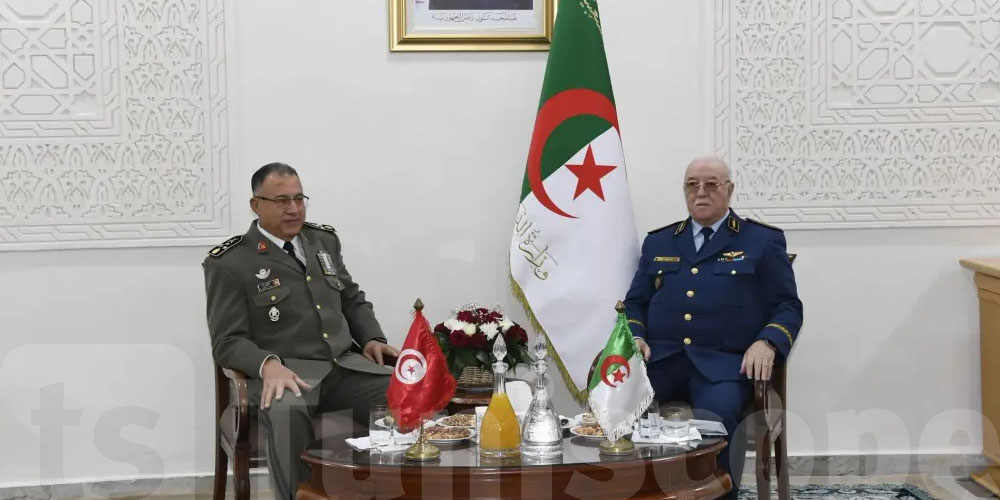  وفد عسكري تونسي رفيع المستوى في الجزائر ...و هذه التفاصيل 