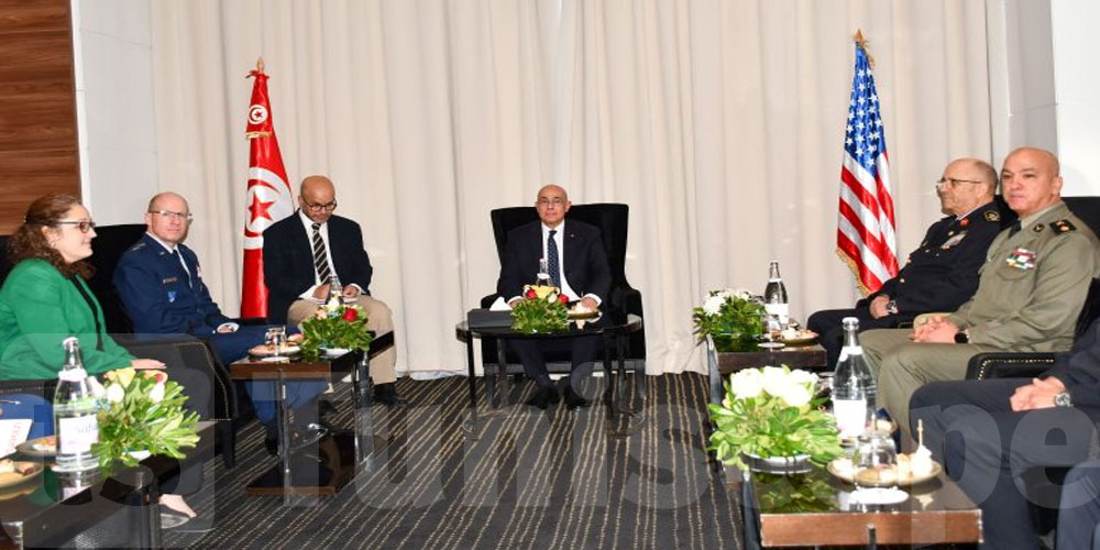 ماذا في لقاء وزير الدفاع الوطني بقائد القوات الجوية الأمريكية بأوروبا وإفريقيا؟