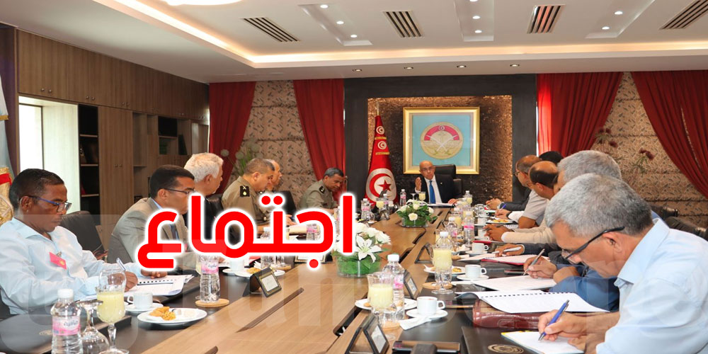 وزير الدفاع يشرف على اجتماع مجلس مؤسسة ديوان رجيم معتوق لتنمية الجنوب والصحراء