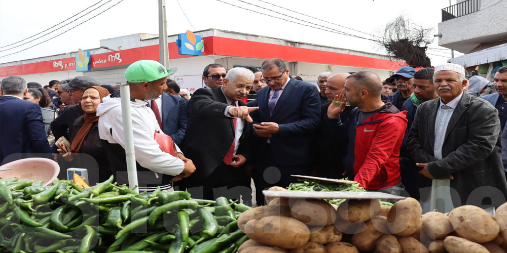  وزير التجارة في زيارة تفقدية لأسواق ولاية باجة...التفاصيل