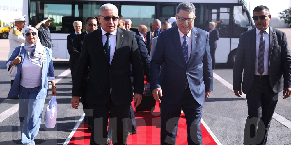  رئيس المجلس الشعبي الوطني الجزائري يصل الى تونس