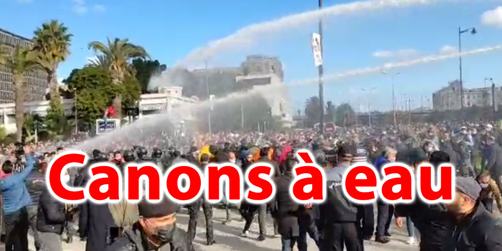 En vidéo: Canons à eau pour disperser les manifestants