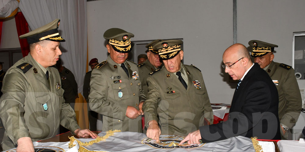 وزير الدفاع يزور الإدارة العامة للّباس والتموين 