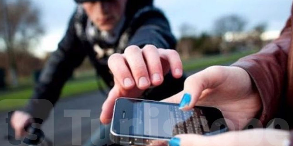عاجل: تفكيك أكبر شبكة لتهريب الهواتف المسروقة من بريطانيا إلى الصين...تفاصيل  صادمة