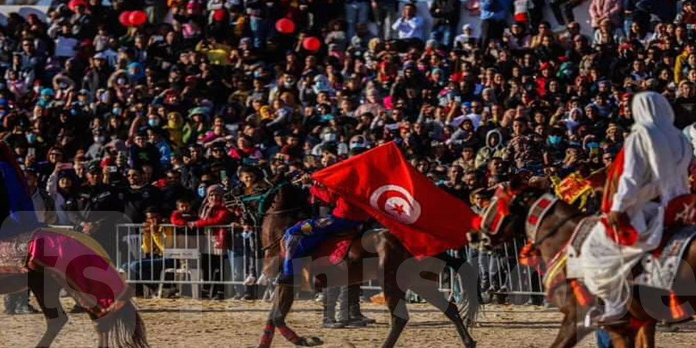 جماهير غفيرة تواكب عروض اليوم الأول من المهرجان الدولي للصحراء بدوز