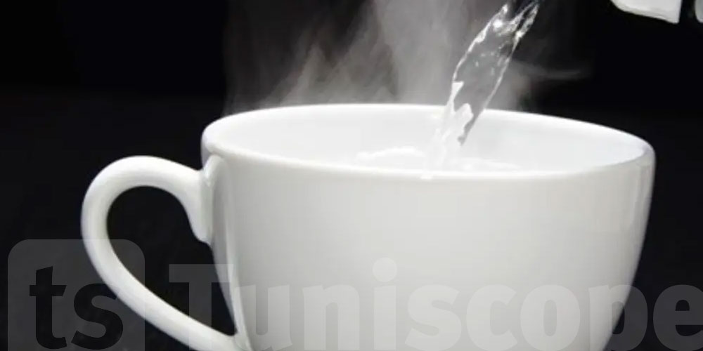 الماء الساخن سرّ صحة أفضل… وقتاش لازمك تشربه ؟