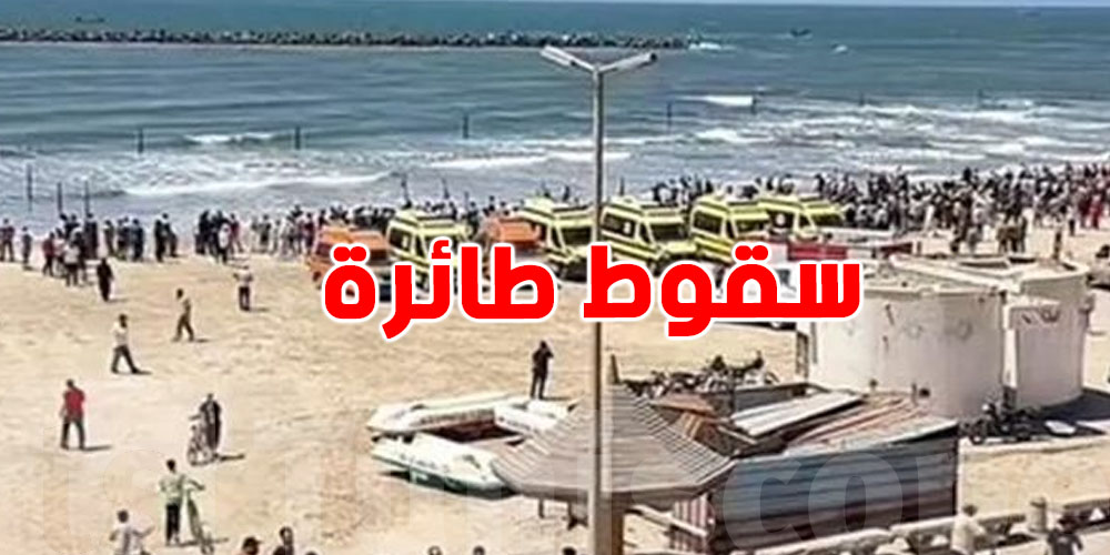 بالفيديو: سقوط طائرة تدريب عسكرية في مياه البحر الأبيض المتوسط بمصر