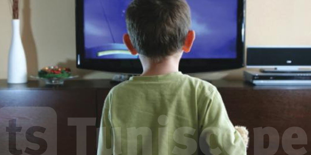 هل الوزن الزائد لدى الأطفال مرتبط بالهاتف و التلفزيون ؟