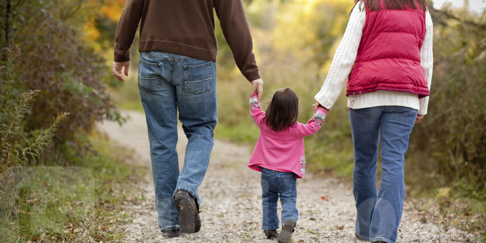 Pourquoi de plus en plus de Tunisiens se limitent-ils à un seul enfant ?