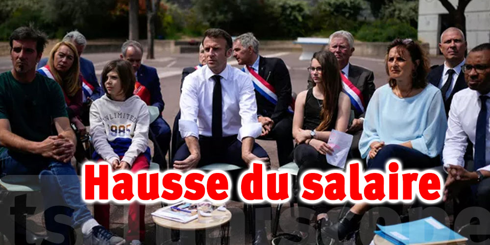Macron annonce une hausse du salaire des enseignants