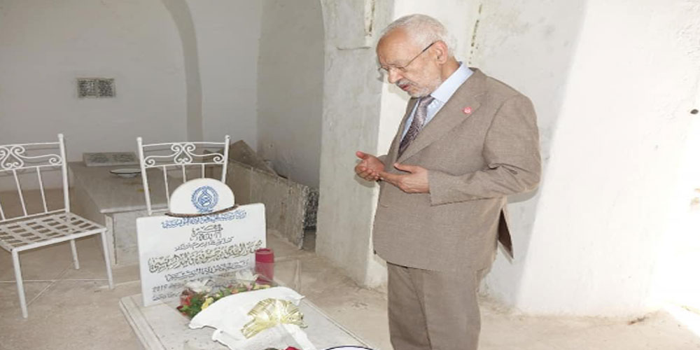 الغنوشي يزور ضريح الرئيس السابق الباجي قائد السبسي الغنوشي يزور ضريح الرئيس السابق الباجي قائد السبسي