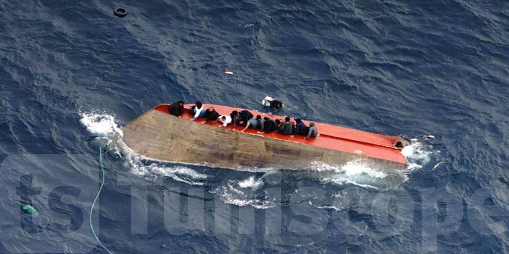 انتشال جثتين وإنقاذ 32 مهاجرا قبالة إيطاليا