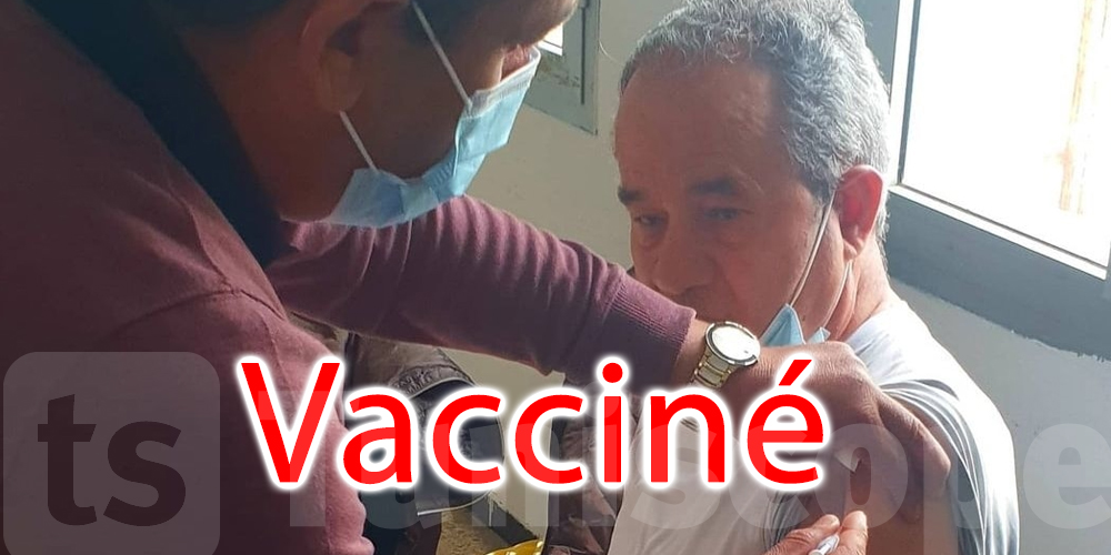 En photo: Lamine Nahdi se fait vacciner 