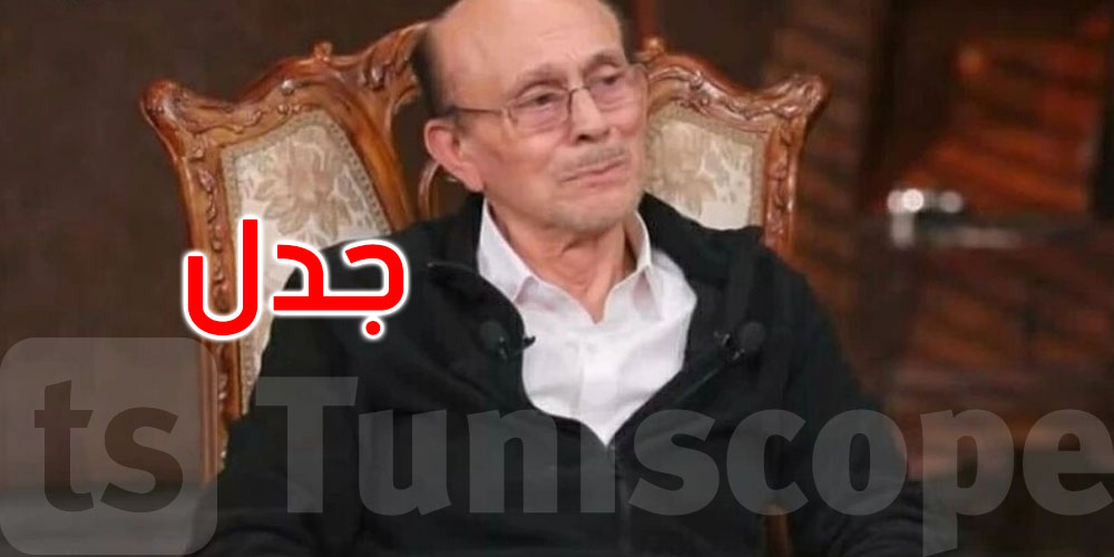 فنان مصري شهير يثير الجدل بفيديو مع سائقه