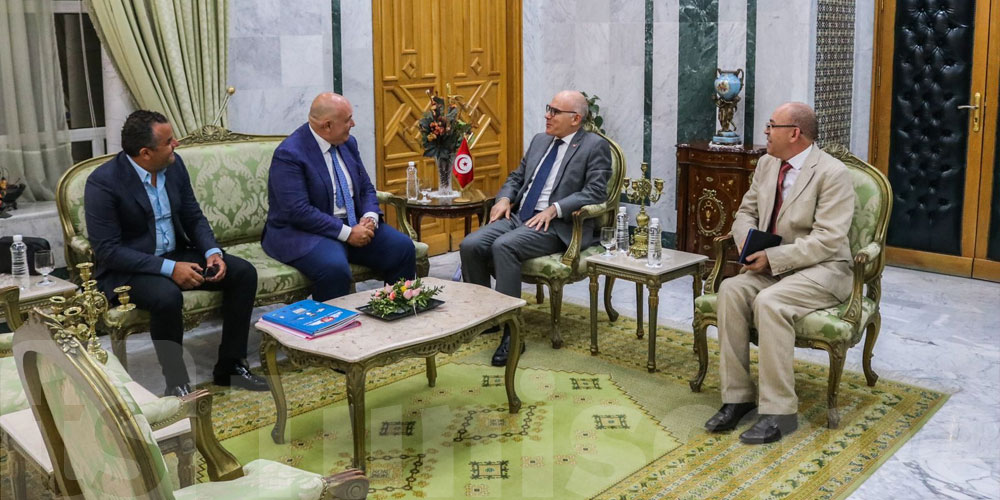 وزير الخارجية يستقبل رجل الأعمال التونسي عمر عبّو