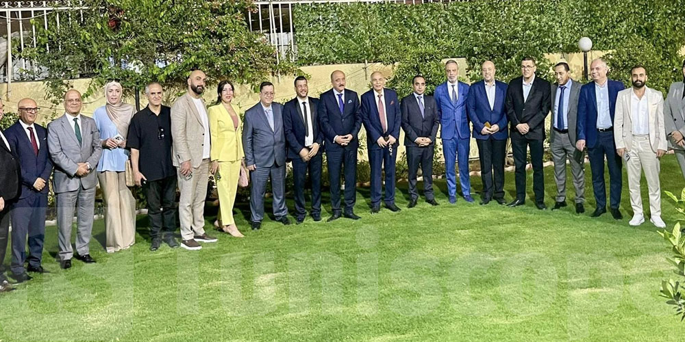 وزير الخارجية يلتقي بعدد من أفراد الجالية التونسية المقيمة ببغداد: التفاصيل