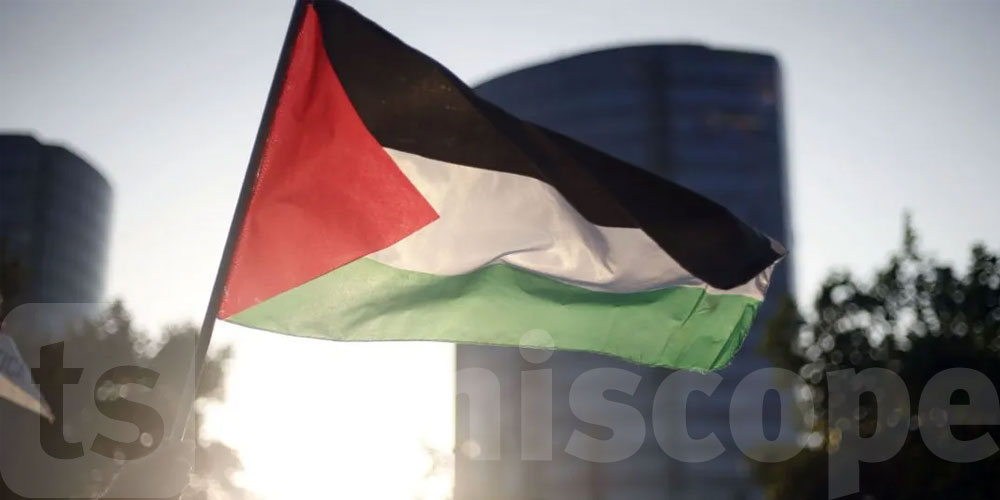 اليوم: الحكومة الفلسطينية تقدم استقالتها لمحمود عباس 