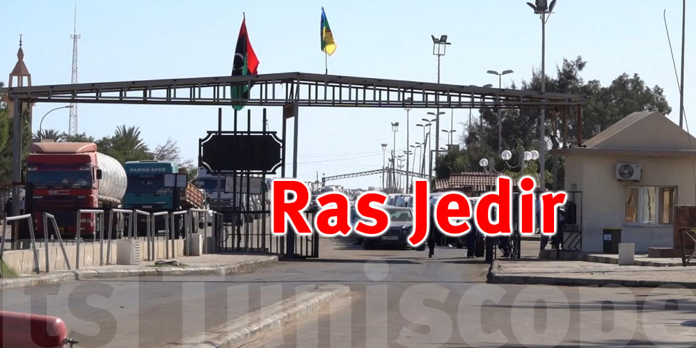 Afflux massif de Libyens bloqués au passage frontalier de Ras Jedir