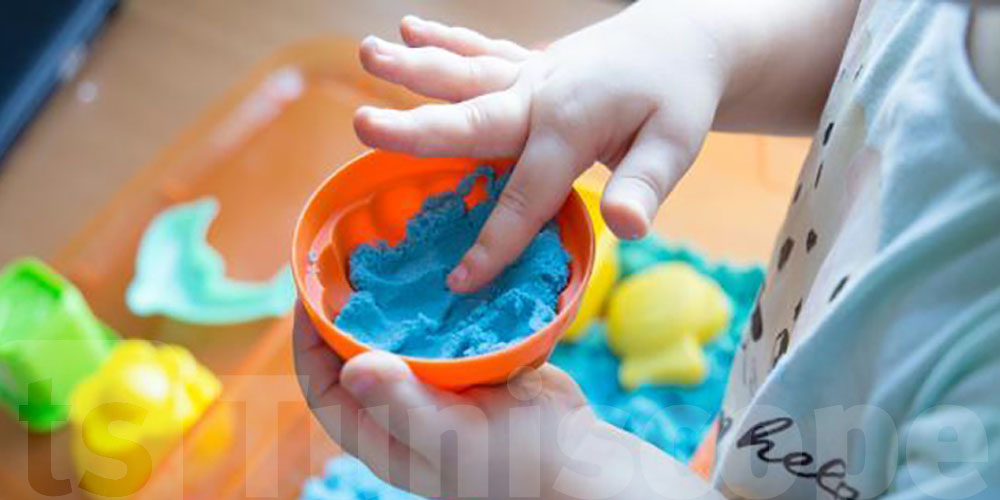 عاجل: وزارة الصحة تحذّر ''ما تشريوش ألعاب الرمل السحري للصغار… فيها خطر كبير