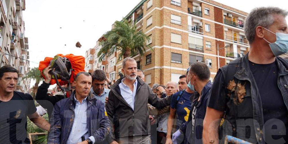 Inondations en Espagne: Le roi chahuté par les victimes en colère