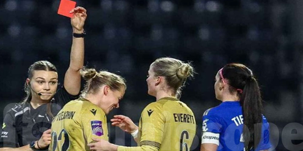 فضيحة في إنجلترا: لاعبة ''تخنق'' منافستها في ماتش ''الكاس!''