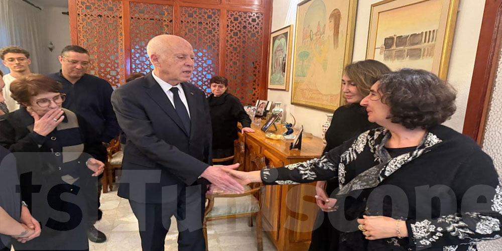 رئيس الجمهورية يقدم واجب العزاء لعائلة الفقيد الصادق بلعيد