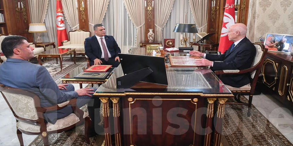 قيس سعيد: يجب توفير كلّ الوسائل اللاّزمة للمجالس المحلية والجهوية ومجالس الأقاليم لتقوم بدورها
