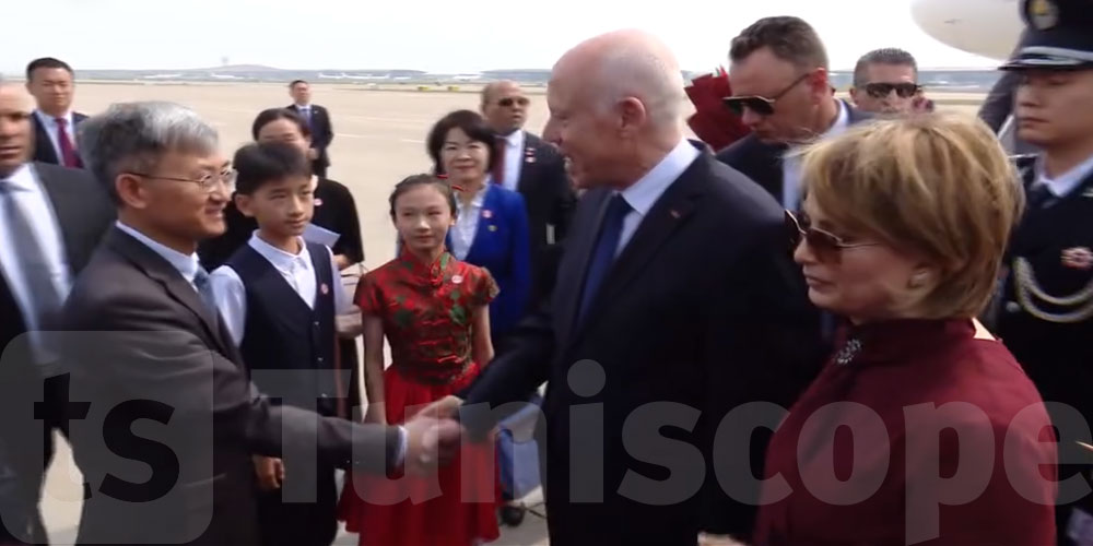  بالفيديو: وصول رئيس الجمهورية إلى الصين ولقاء مع عدد من أفراد الجالية التونسية 