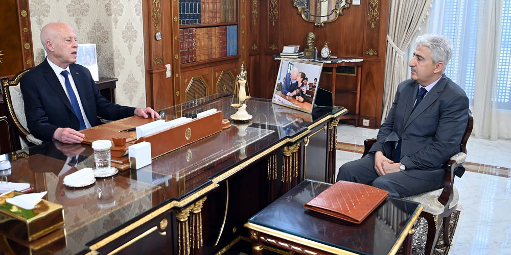 Saïed rencontre le ministre de la Défense suite au crash d'un hélicoptère militaire