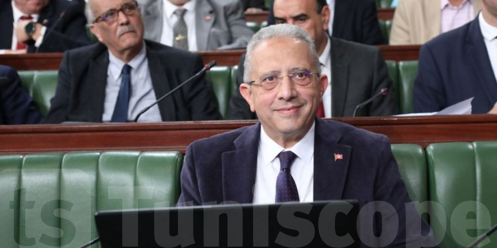 Argent et logement : Le Ministre de la Santé sort le grand jeu pour les jeunes médecins en Tunisie !