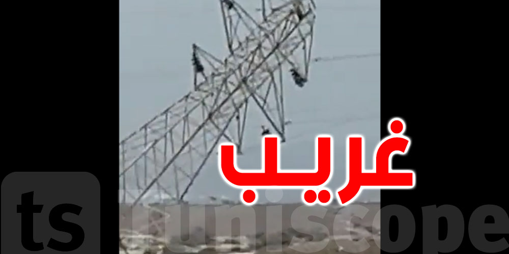 صحراء السعودية تتحول إلى بحر وسقوط أعمدة الكهرباء في ضبا