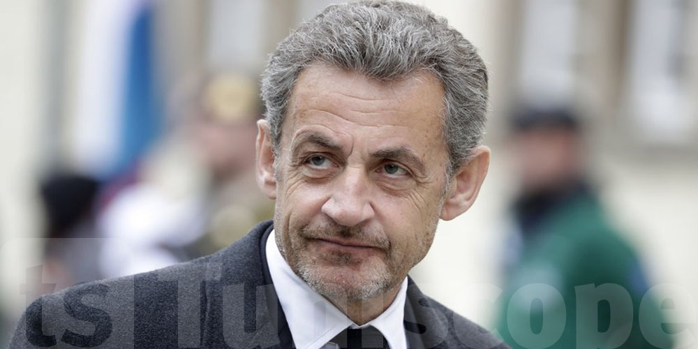  Sarkozy suspend ses activités publiques après sa condamnation et la pose du bracelet électronique