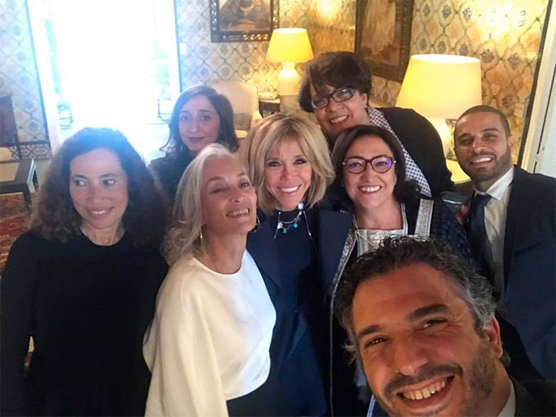 En photo : Le selfie de groupe avec Brigitte Macron…