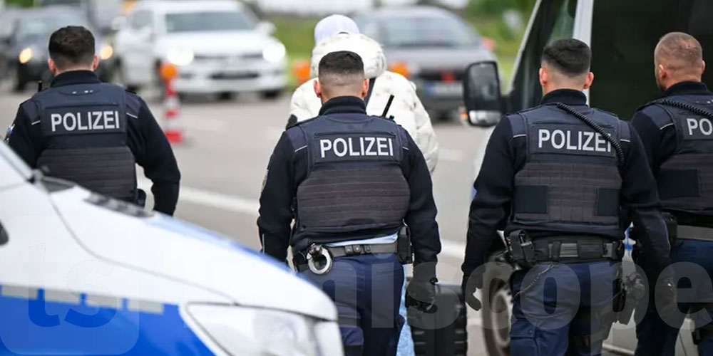 ألمانيا: شاب مسلح بسكينين يفجّر عبوات ناسفة داخل قطار 