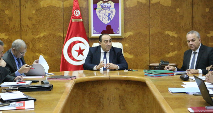 جلسة عمل حول متابعة نشاط الخطوط التونسية السريعة
