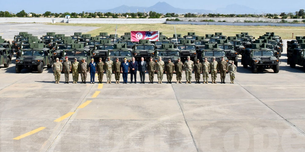 الولايات المتحدة تسلم الجيش التونسي 48 عربة متعددة المهام عالية الحركة   من طراز (HMMWV) 