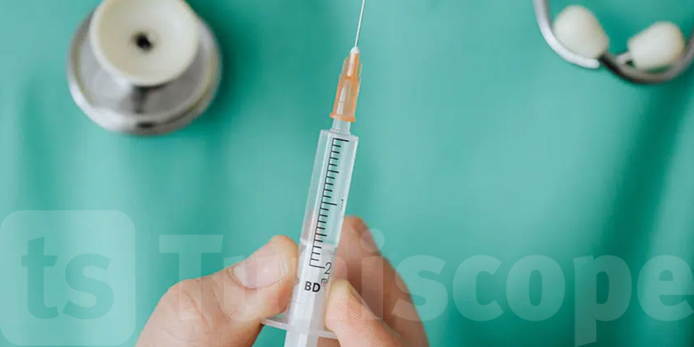 مع اقتراب الخريف.. من يحتاج أخذ لقاحات الإنفلونزا وكورونا؟