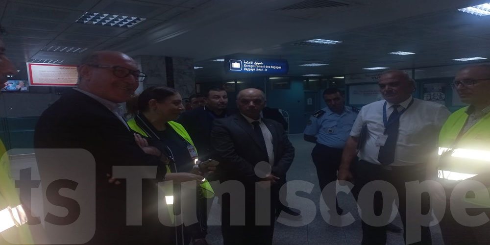 Le ministre des Transports effectue une visite nocturne non annoncée à l'aéroport de Tunis-Carthage 