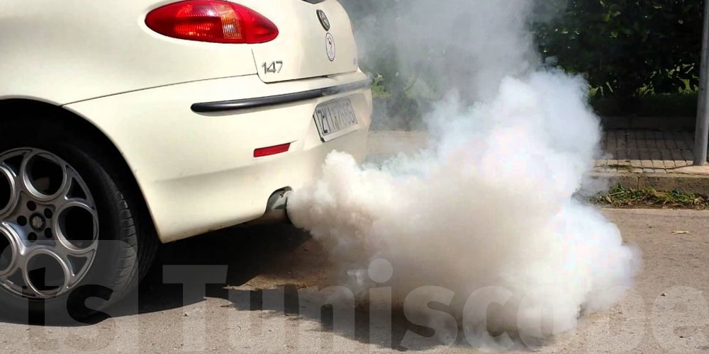Fumée noire, blanche ou bleue : que révèle la couleur des gaz d’échappement de votre voiture ?